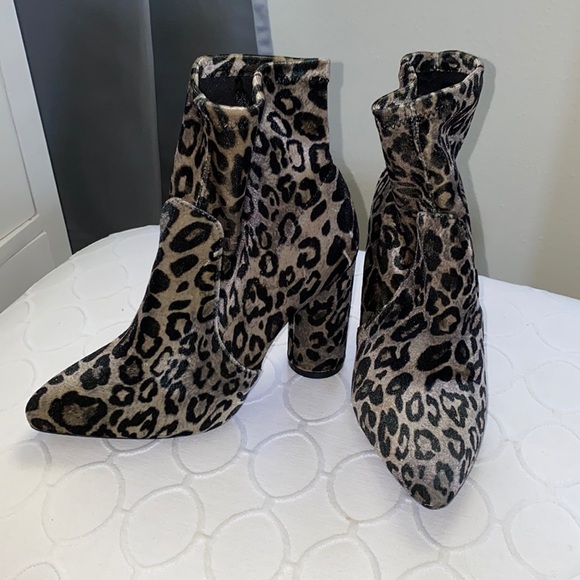 Leopard booties - Picture 1 of 1